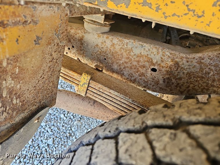 image for item DO7720 2000 Blue Bird E350 Super Duty school bus