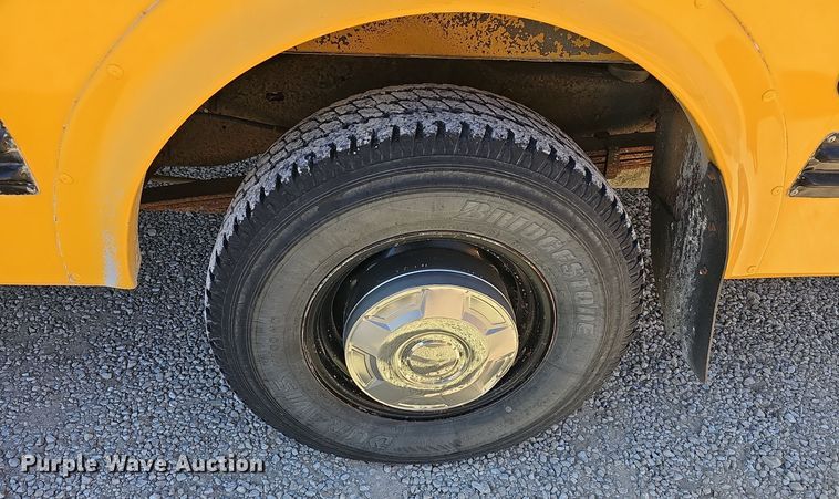 image for item DO7720 2000 Blue Bird E350 Super Duty school bus