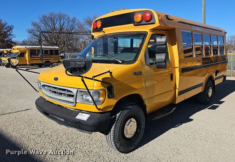 image for item DO7721 2000 Blue Bird E350 Super Duty school bus