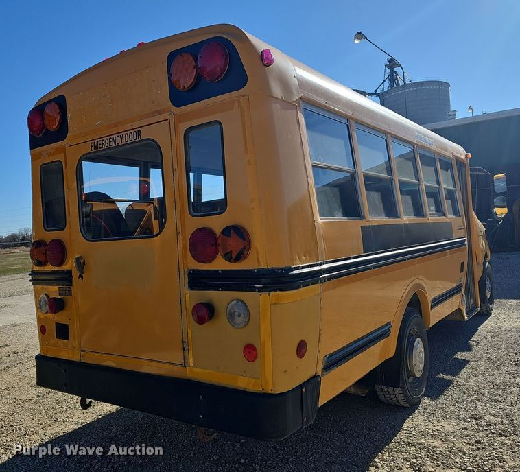image for item DO7721 2000 Blue Bird E350 Super Duty school bus