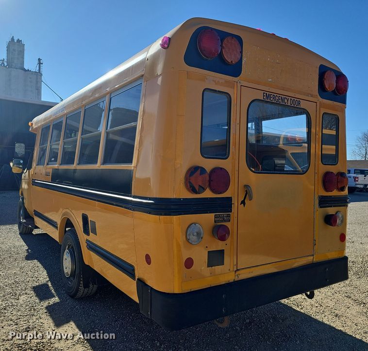 image for item DO7721 2000 Blue Bird E350 Super Duty school bus