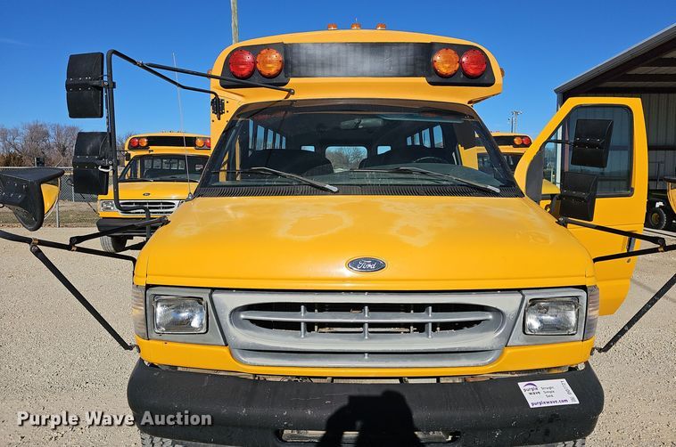 image for item DO7721 2000 Blue Bird E350 Super Duty school bus
