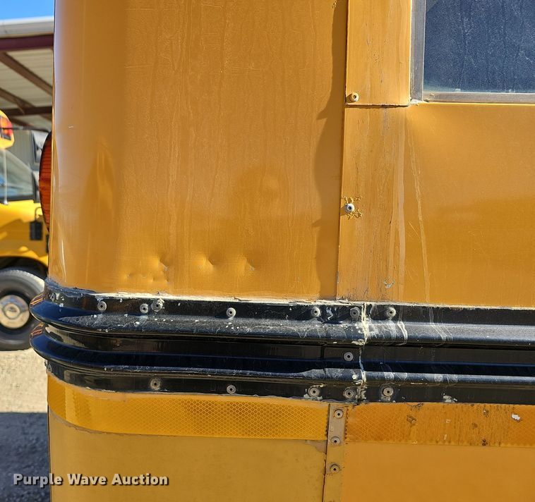 image for item DO7721 2000 Blue Bird E350 Super Duty school bus