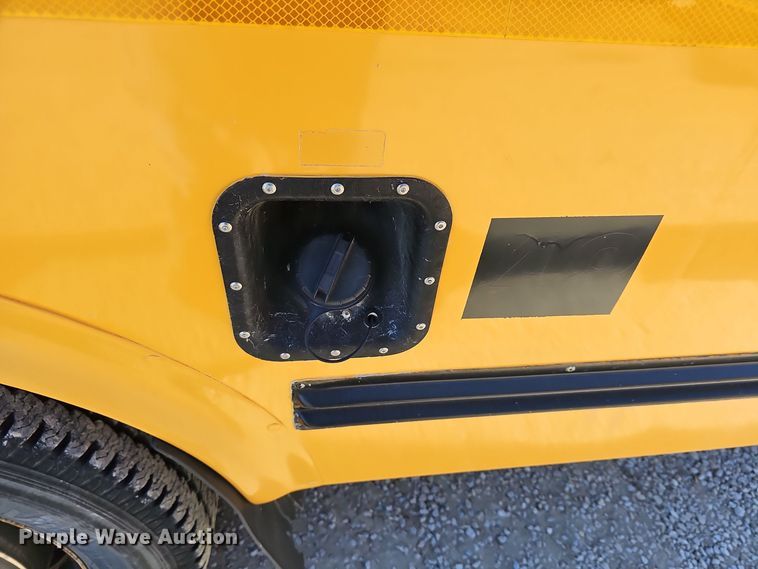 image for item DO7721 2000 Blue Bird E350 Super Duty school bus