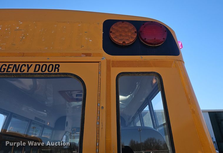 image for item DO7721 2000 Blue Bird E350 Super Duty school bus