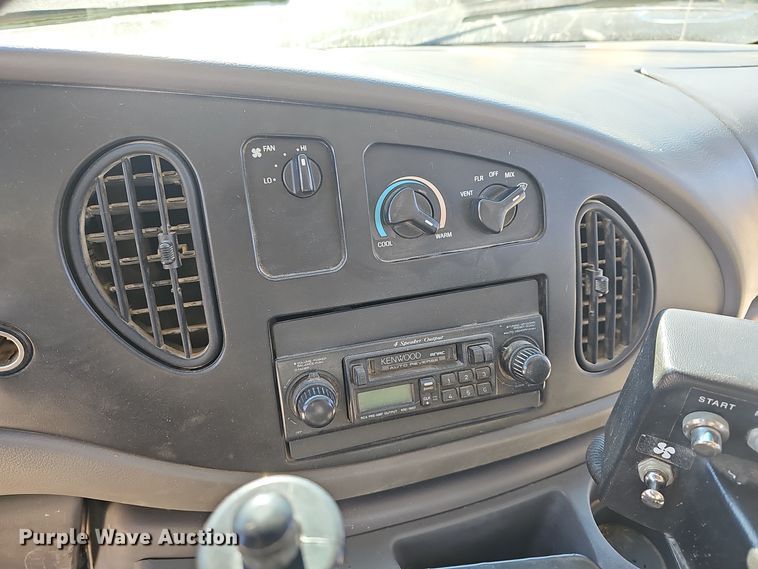 image for item DO7721 2000 Blue Bird E350 Super Duty school bus