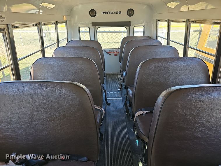 image for item DO7721 2000 Blue Bird E350 Super Duty school bus