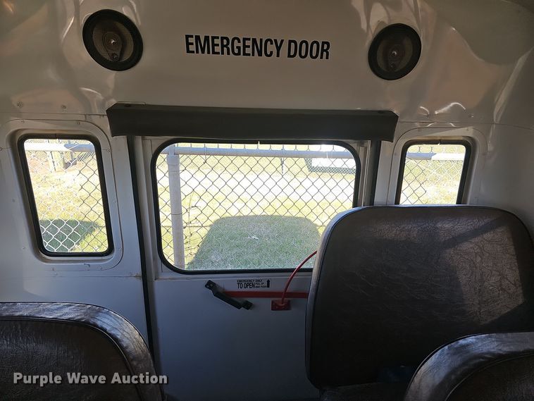 image for item DO7721 2000 Blue Bird E350 Super Duty school bus