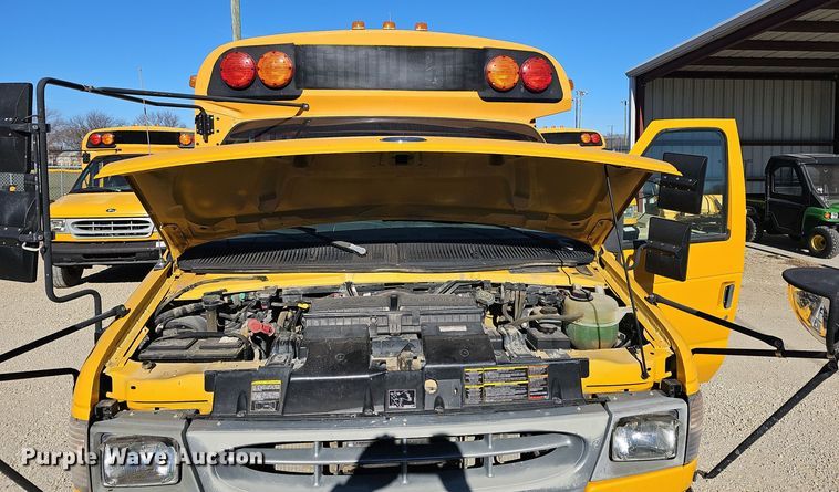 image for item DO7721 2000 Blue Bird E350 Super Duty school bus