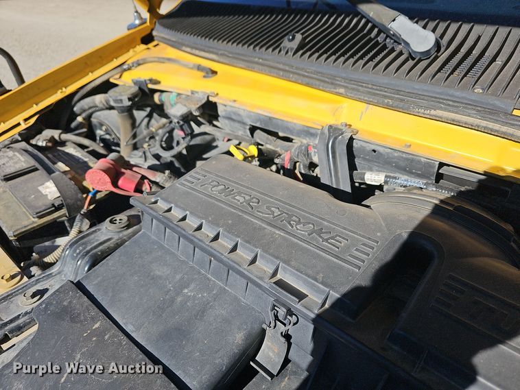 image for item DO7721 2000 Blue Bird E350 Super Duty school bus