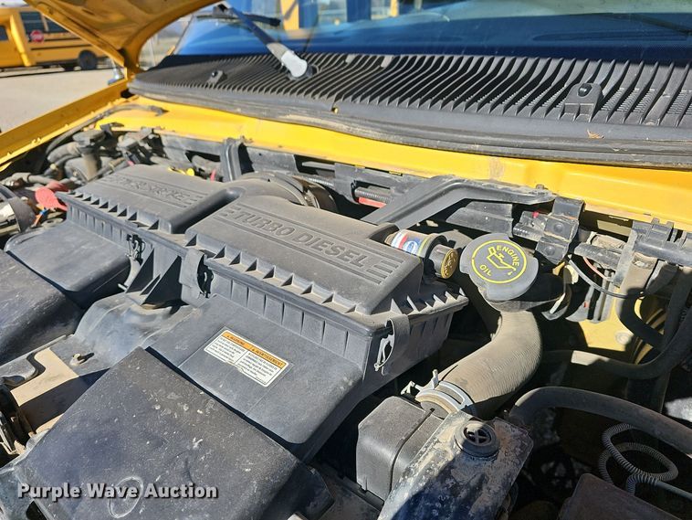 image for item DO7721 2000 Blue Bird E350 Super Duty school bus