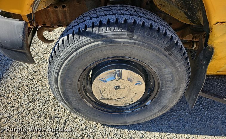 image for item DO7721 2000 Blue Bird E350 Super Duty school bus