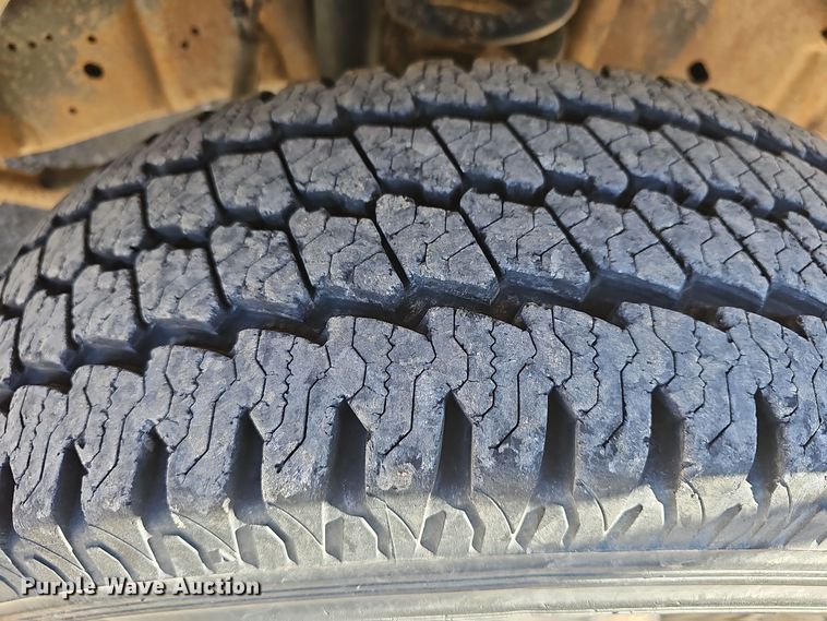 image for item DO7721 2000 Blue Bird E350 Super Duty school bus