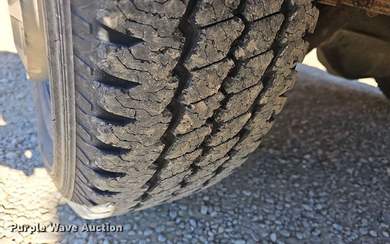 image for item DO7721 2000 Blue Bird E350 Super Duty school bus