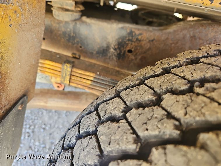 image for item DO7721 2000 Blue Bird E350 Super Duty school bus