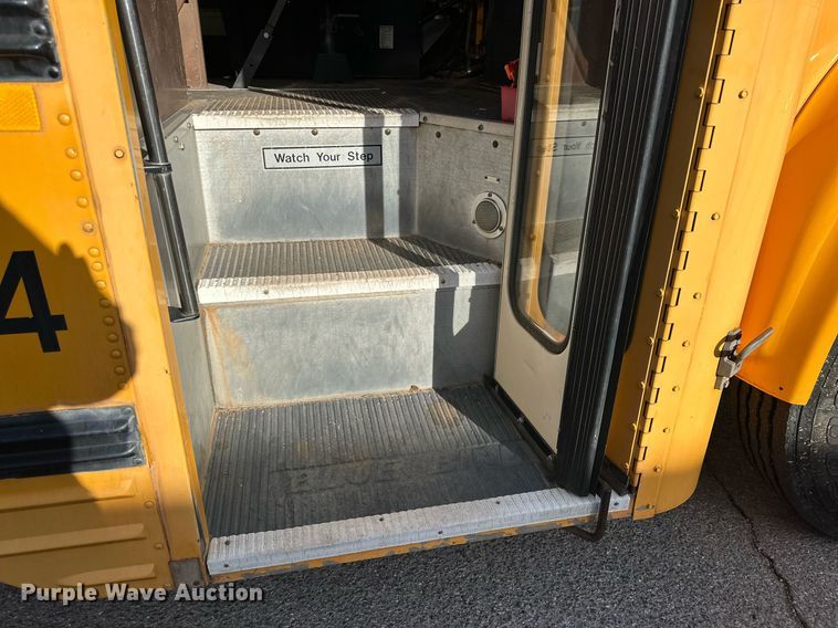 image for item DP6078 1997 International 3800 school bus