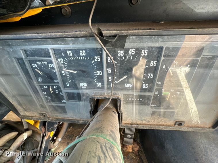 image for item DP6078 1997 International 3800 school bus