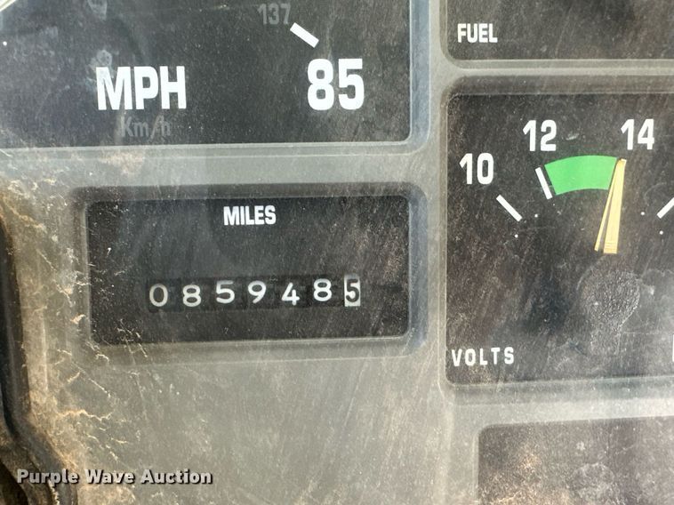 image for item DP6078 1997 International 3800 school bus