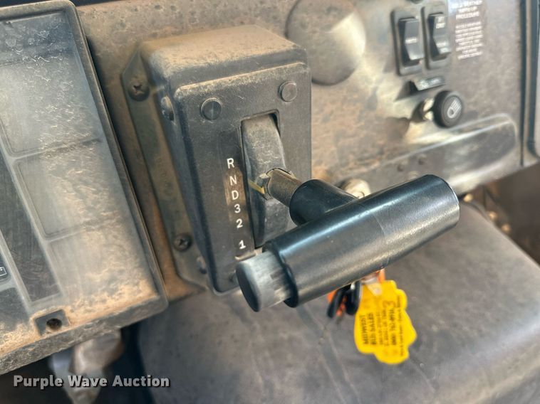 image for item DP6078 1997 International 3800 school bus