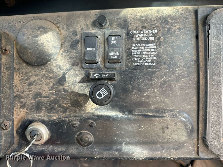 image for item DP6078 1997 International 3800 school bus