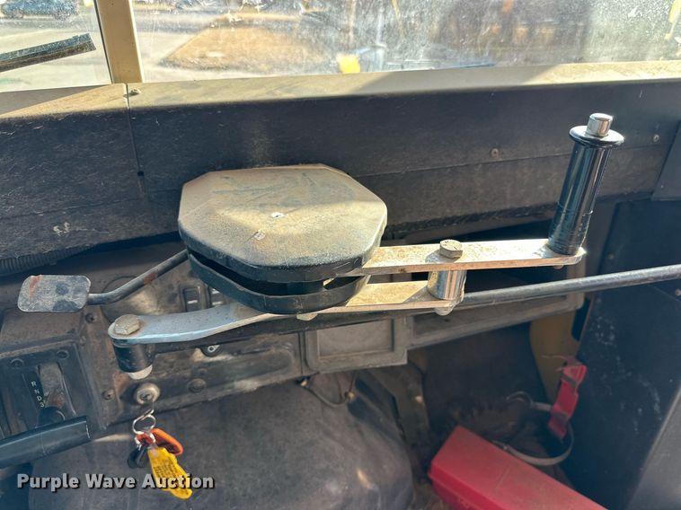 image for item DP6078 1997 International 3800 school bus