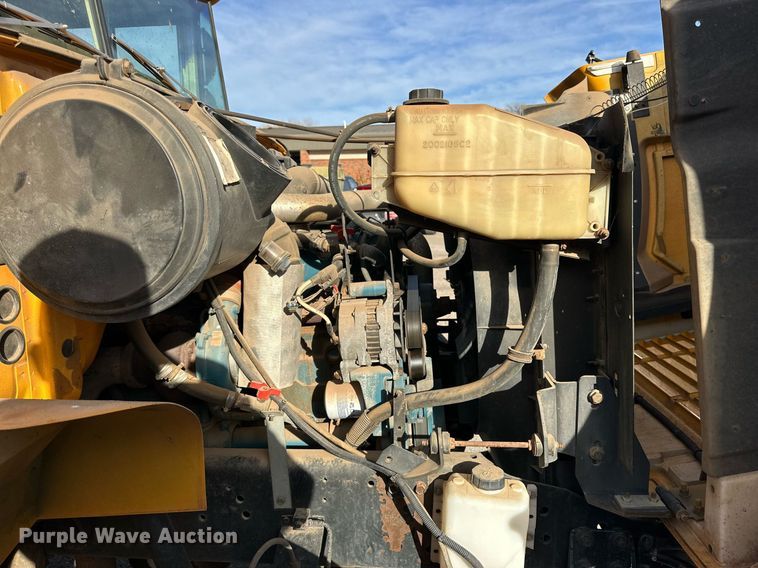 image for item DP6078 1997 International 3800 school bus