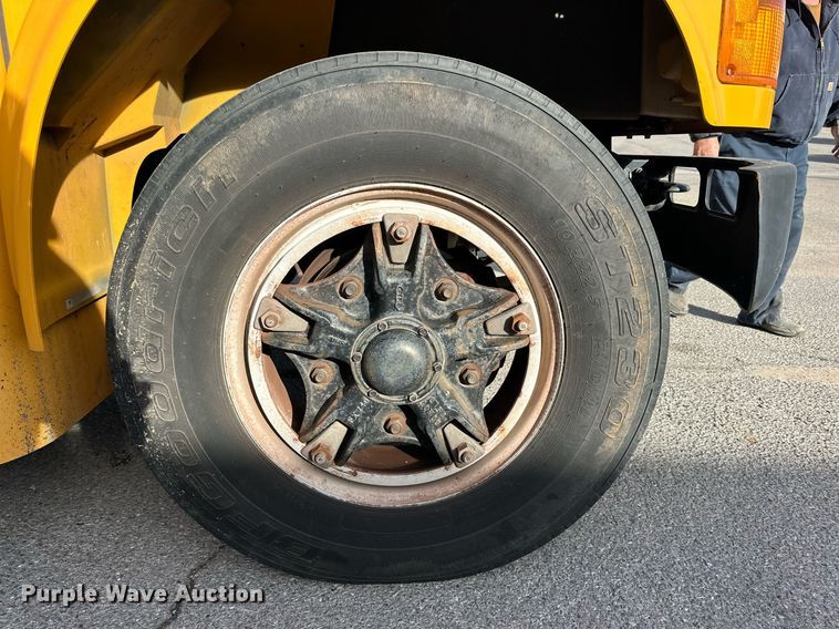 image for item DP6078 1997 International 3800 school bus