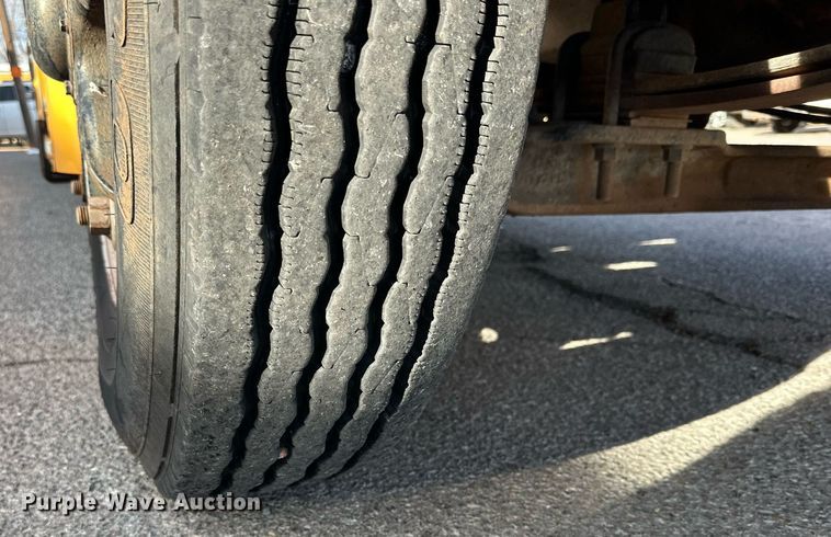 image for item DP6078 1997 International 3800 school bus