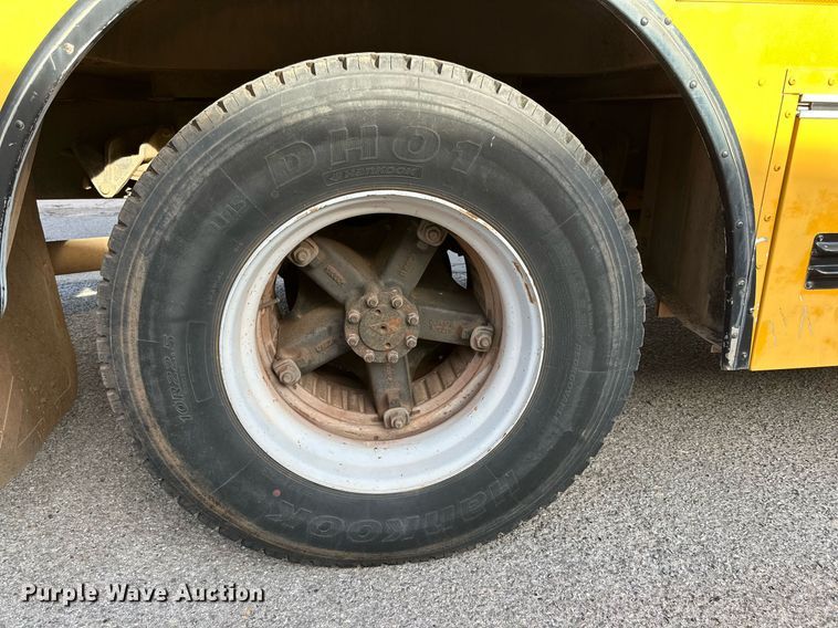 image for item DP6078 1997 International 3800 school bus