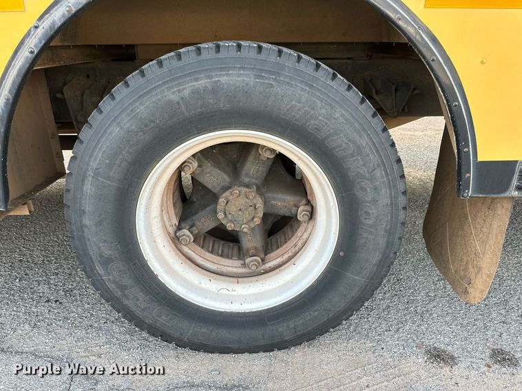 image for item DP6078 1997 International 3800 school bus