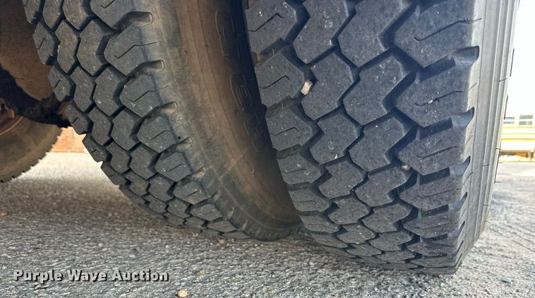 image for item DP6078 1997 International 3800 school bus