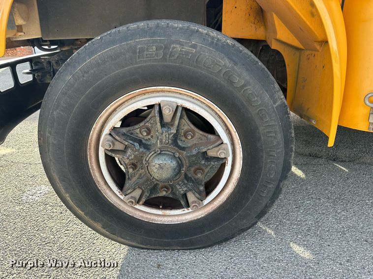 image for item DP6078 1997 International 3800 school bus