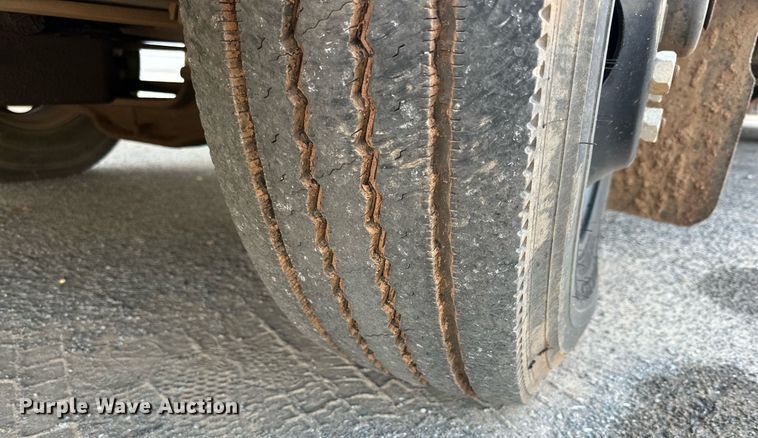 image for item DP6079 1999 Bluebird TC2000 school bus