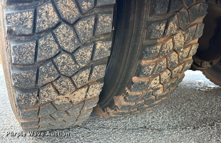 image for item DP6079 1999 Bluebird TC2000 school bus