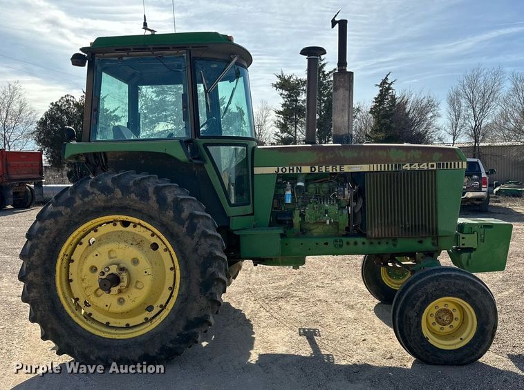 image for item DP6087 1982 John Deere 4440P tractor
