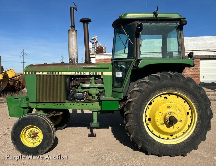 image for item DP6087 1982 John Deere 4440P tractor