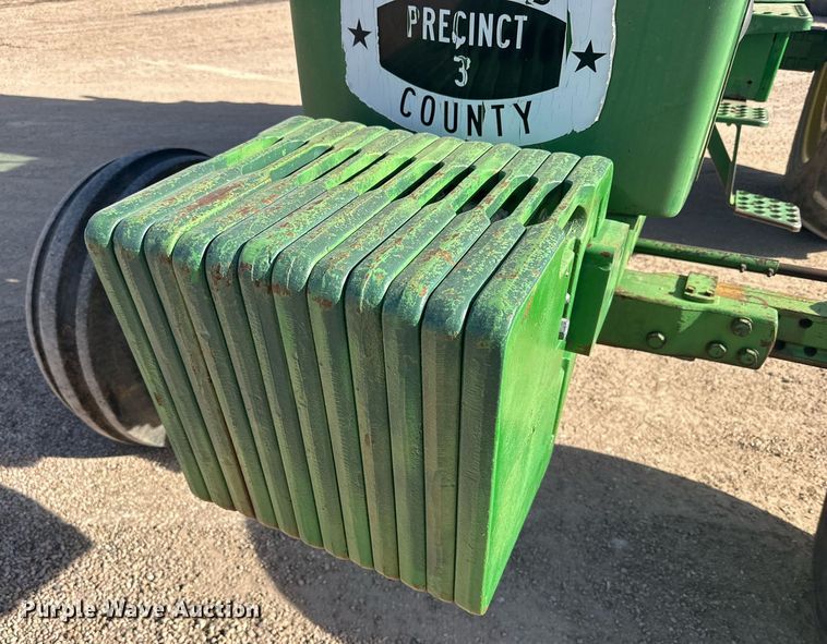 image for item DP6087 1982 John Deere 4440P tractor