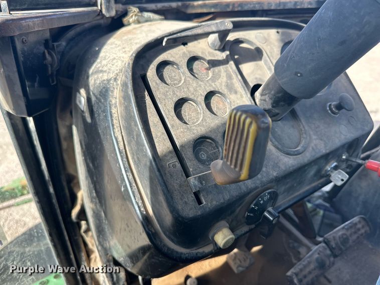 image for item DP6087 1982 John Deere 4440P tractor