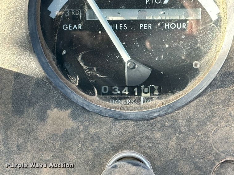 image for item DP6087 1982 John Deere 4440P tractor