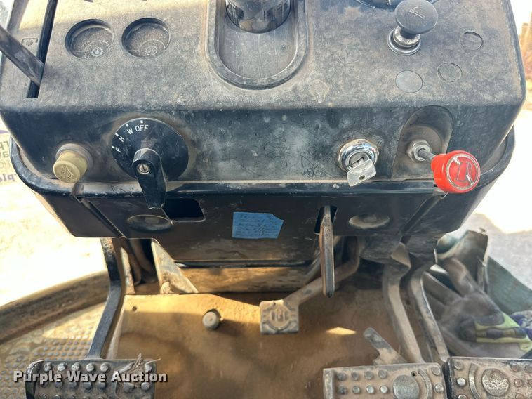 image for item DP6087 1982 John Deere 4440P tractor