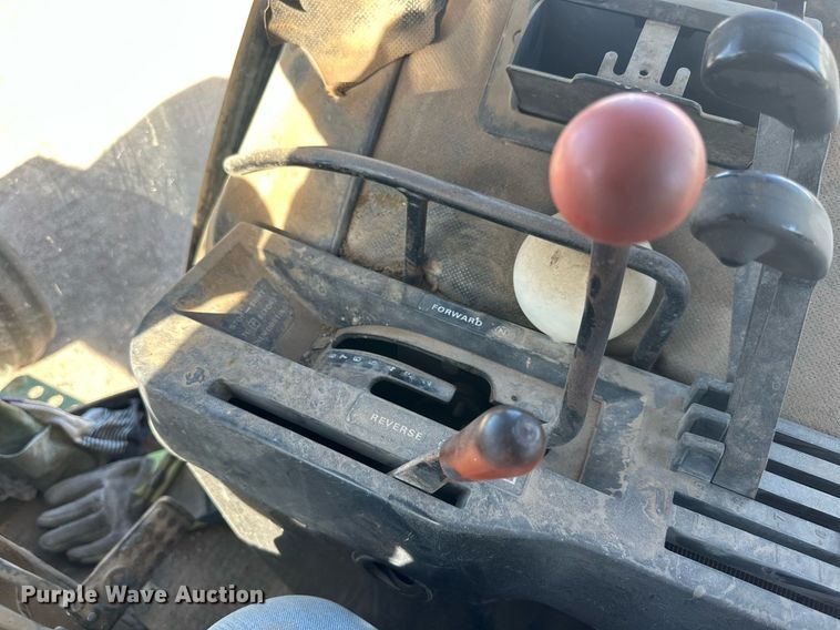 image for item DP6087 1982 John Deere 4440P tractor