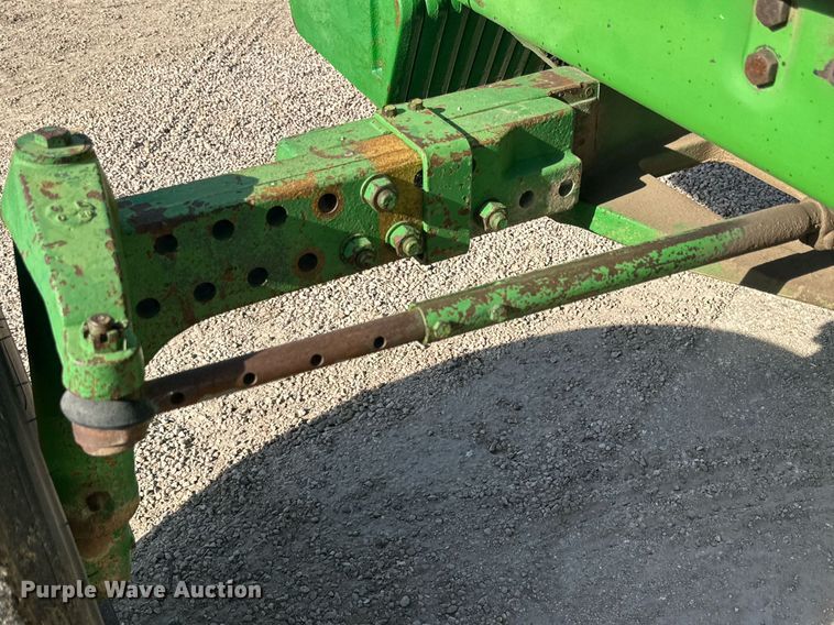 image for item DP6087 1982 John Deere 4440P tractor