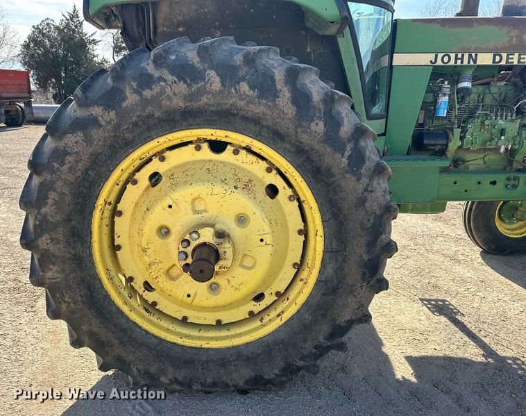 image for item DP6087 1982 John Deere 4440P tractor