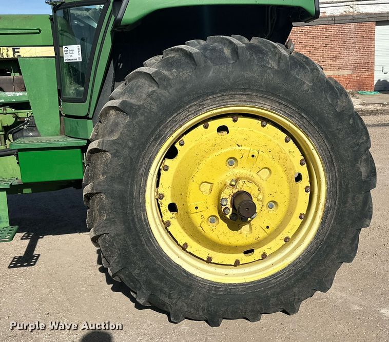 image for item DP6087 1982 John Deere 4440P tractor
