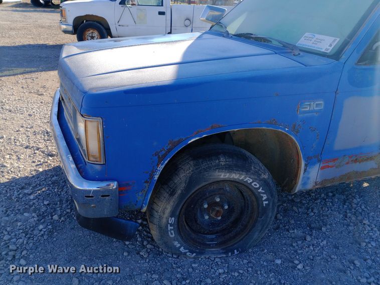 image for item DP7999 1985 Chevrolet S10 pickup truck