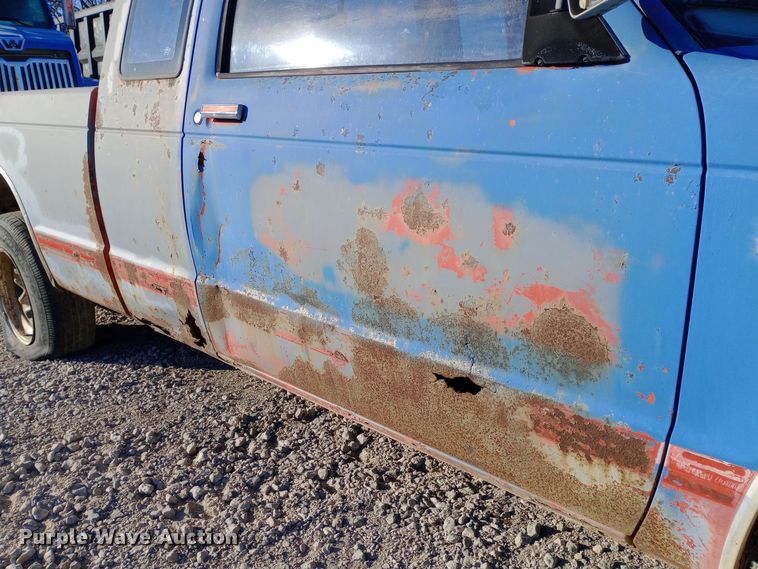 image for item DP7999 1985 Chevrolet S10 pickup truck