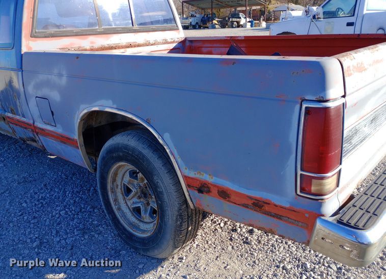 image for item DP7999 1985 Chevrolet S10 pickup truck