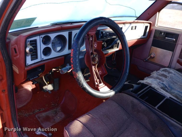 image for item DP7999 1985 Chevrolet S10 pickup truck