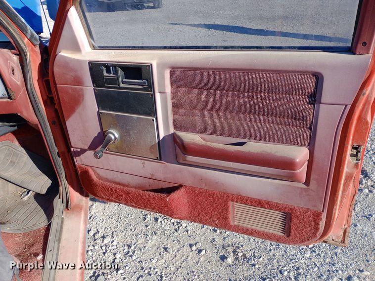 image for item DP7999 1985 Chevrolet S10 pickup truck