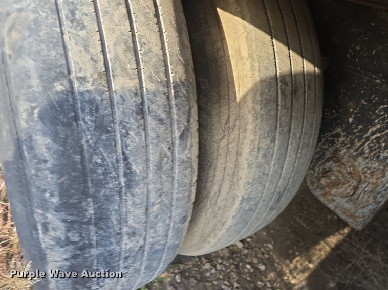 image for item DQ5295 2005 Great Dane 7011TZ1A53 refrigerated van trailer